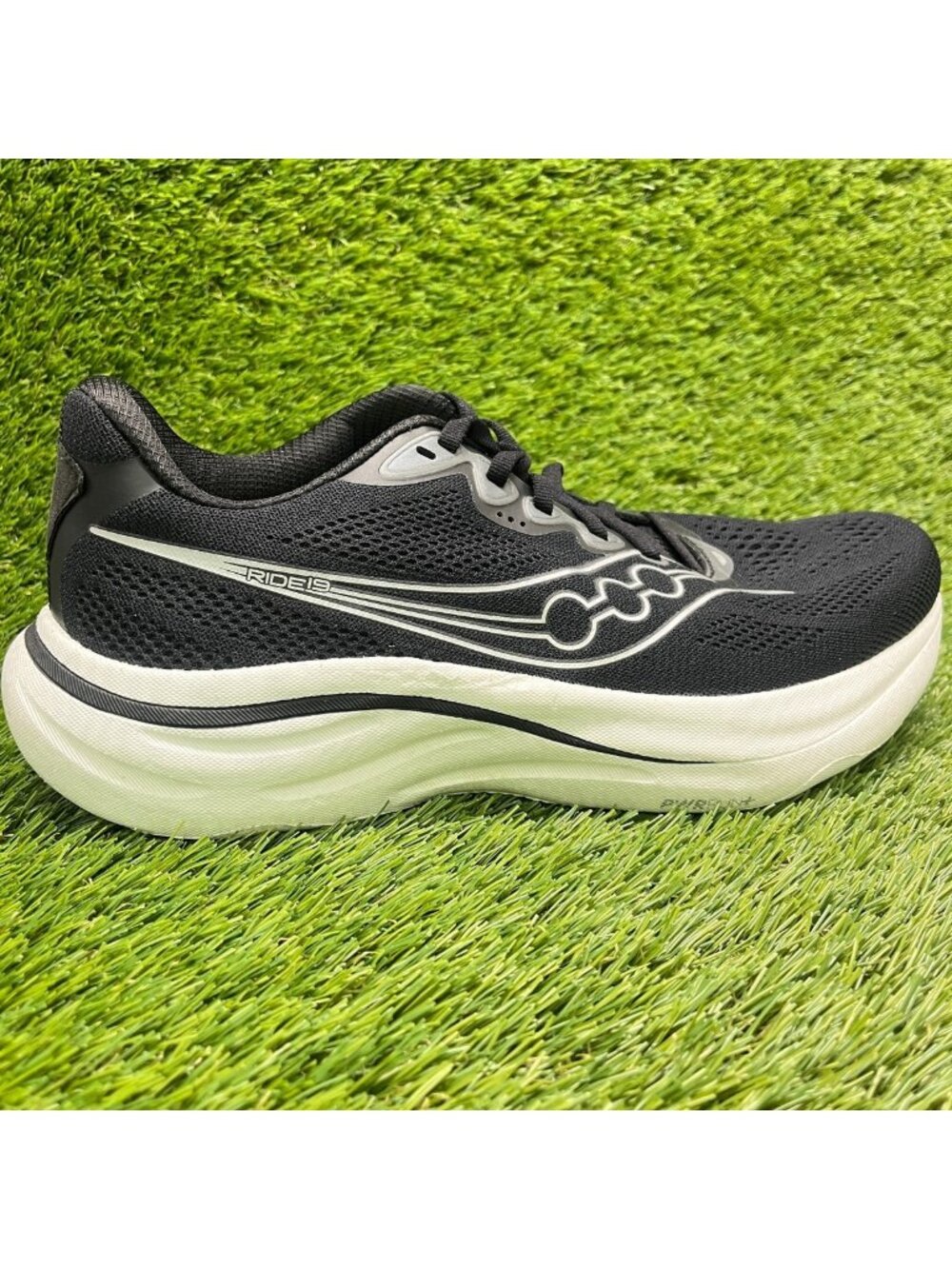 Saucony Ride 19 Mens Size 9 Black White Athletic Running Walking Shoes Sneakers